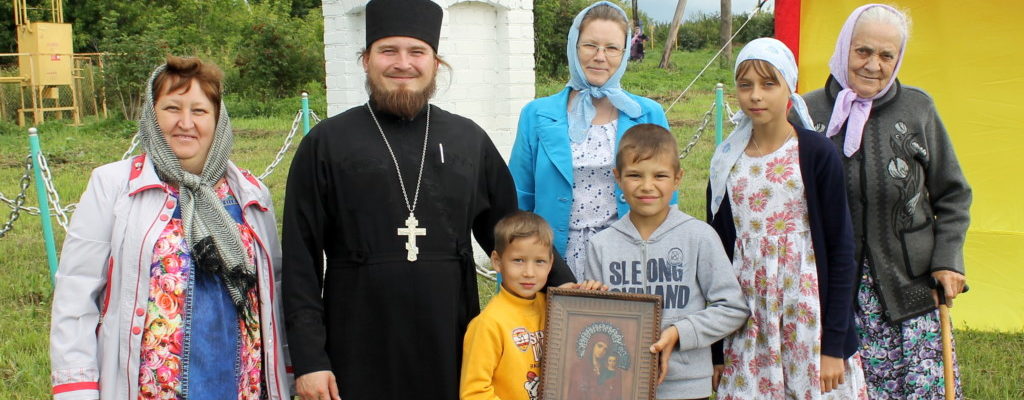 Молебен у часовни в с. Быковы Горы